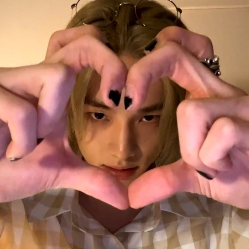 Heart_toHyunjin's tweet photo. 고양이하트♡ https://t.co/WUbVaHKZvf