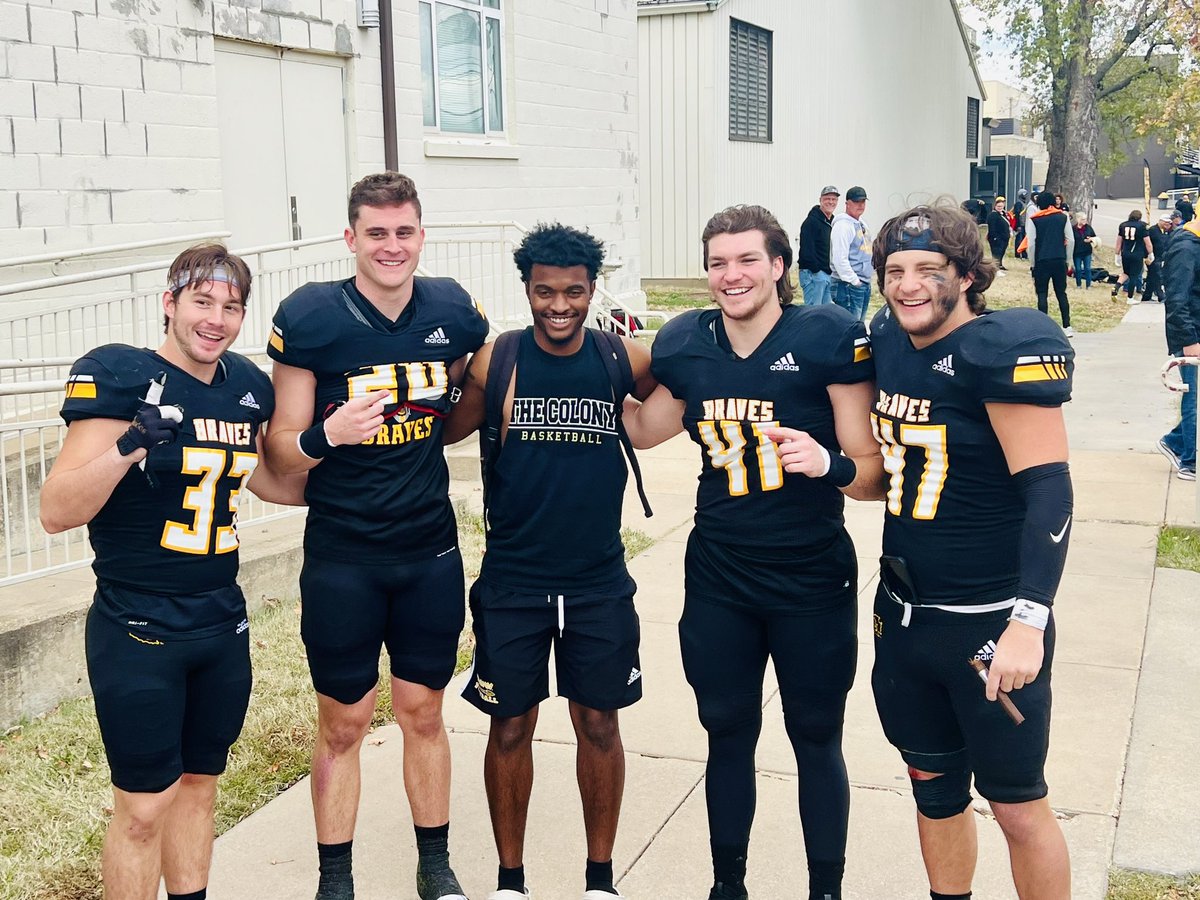 HurstFoodie's tweet photo. 🏈🚨‼️ 𝙂𝘼𝙈𝙀 𝘿𝘼𝙔 ‼️🚨🏈
NAIA National Championship Series Opening Round
🆚 Dordt University 
📍 700 7th Street NE
Sioux Center, Iowa 51250-1606
⌚️ 12:00
📺  https://t.co/pQyj86WTDk

🖤💛Let’s Go Ottawa🖤💛
Get to work #20 Love you
#gettowork #ottawafootball https://t.co/RY39ji9URQ