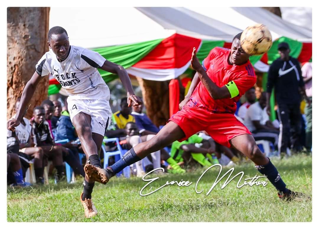 Nick_Sakha's tweet photo. Feel the real touch and flavour of our local football going down in nyeri county under @talantahela initiative that brought together all our talented boys and girls deep down the villages of all 47 counties.
#TalantaHelaInNyeri
#InterCountyPlayoffs
#MoiComplexPri https://t.co/oXHDp70WZY