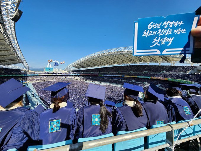 mangugsosung1's tweet photo. 100,000 Graduation Ceremony of the 12 Tribes of Shincheonji It was really amazing!
https://t.co/79vYB6Kvrk
#ShincheonjiChurch #3rd_100000GraduationCeremony #TheWorldBest #InOneYear #ReasonableChoice #Global_Graduates #SCJtotheWorld #TheWorldtoSCJ #NewAge_NewNation_NewRace https://t.co/LGd3mujxWd