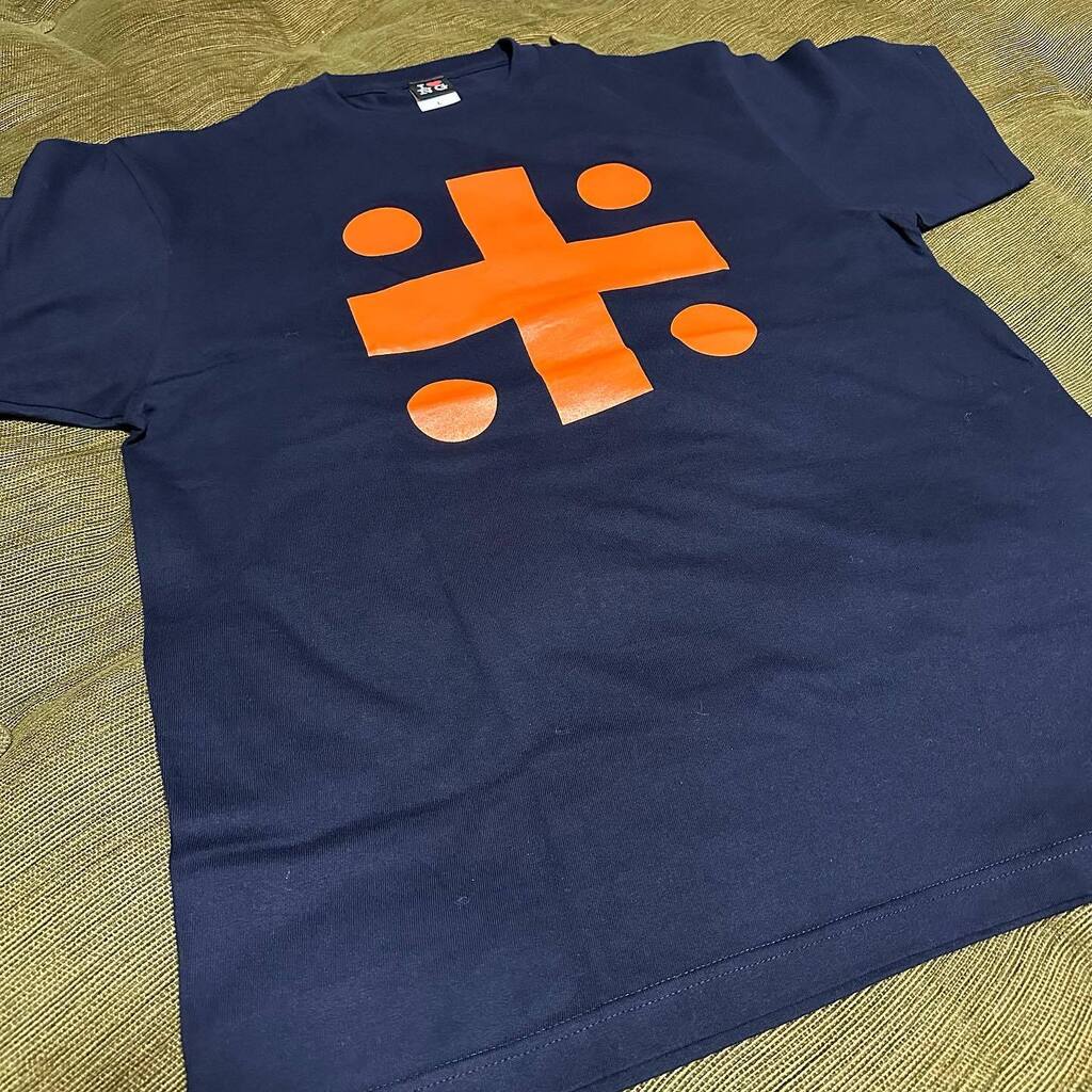 gata21tsushin's tweet image. .
母が買ってきたTシャツ着て近所のコンビニ行ったら…
.
店員さんに「米」って言われた。
.
声漏れちゃう気持ちもわかる…
.
買ったのは温そうめん。米買えば良かったと後に気付く。
.
ちゃんと上にパーカーは着て行った。
.
#新潟土産
#米 #kome
#新潟市 #ガタ子 instagr.am/p/Czymaa9Pa_X/