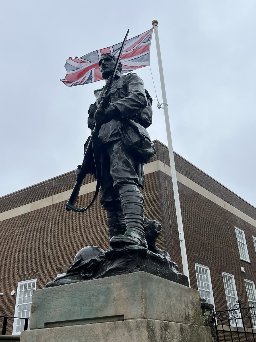 JeremyPM66's tweet photo. Tunbridge Wells War Memorial - ‘Honour, Gratitude, Praise’ https://t.co/jEDvPyhETC
