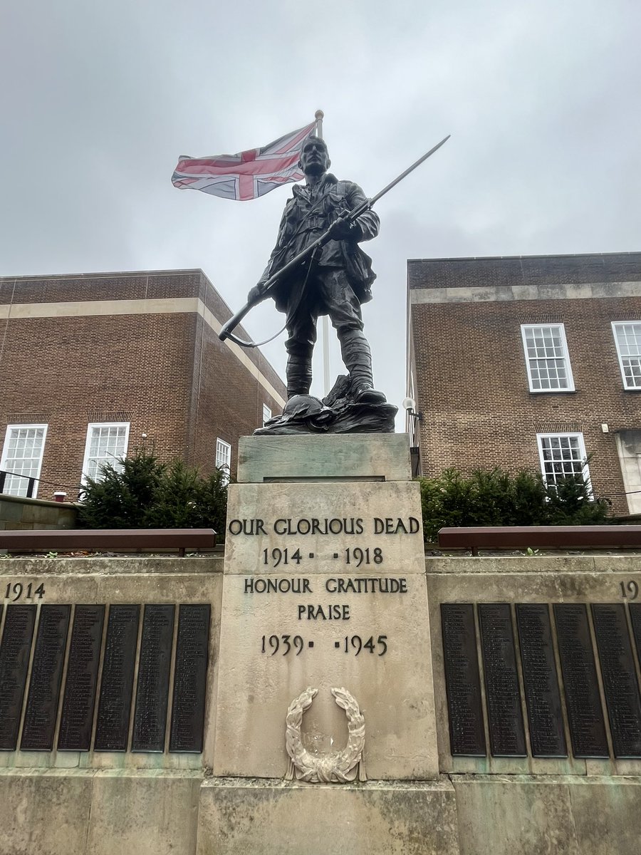 JeremyPM66's tweet photo. Tunbridge Wells War Memorial - ‘Honour, Gratitude, Praise’ https://t.co/jEDvPyhETC