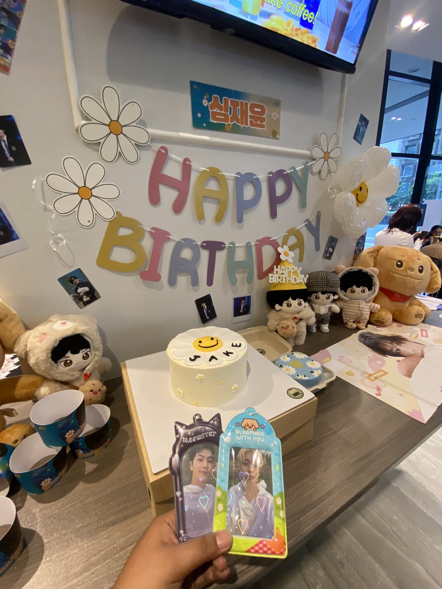kimdyoongin's tweet photo. thankyou for today guys! See you on next cse, sobrang pagod ng lola mo today hinika nalang paguwi   @ENpireEvents @jakeupdateteam 

#YuniquelyYoursJake #EnpireEvents
@ENHYPEN_members @ENHYPEN 
#JAKE #ENHYPEN_JAKE https://t.co/1SaJKuVyc0