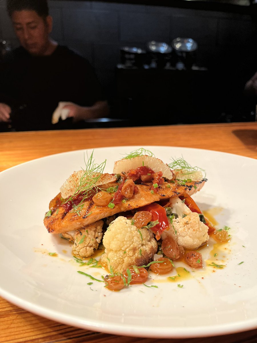 amanophilly's tweet photo. A lovely weekend meal awaits with our Grilled Salmon: a fresh fall addition to our menu.  

roasted cauliflower | capers | sun-dried tomatoes | golden raisins https://t.co/sGpmc4xvzx