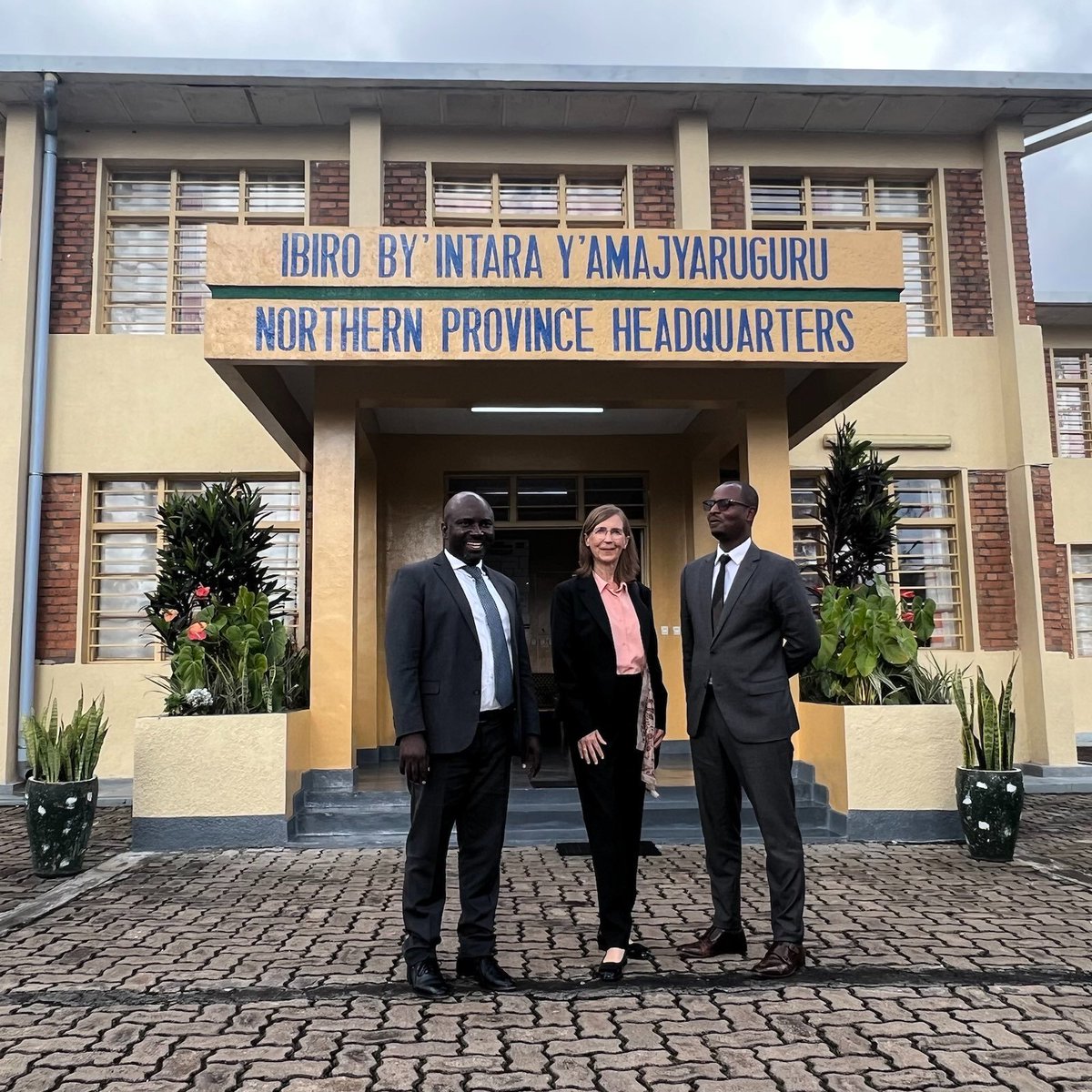 After attending the 9th graduation ceremony of @Uni_Rwanda in Musanze, the German Ambassador met with the Governor of Northern Province @gahundemaurice Thank you for the warm welcome and the insightful exchange.