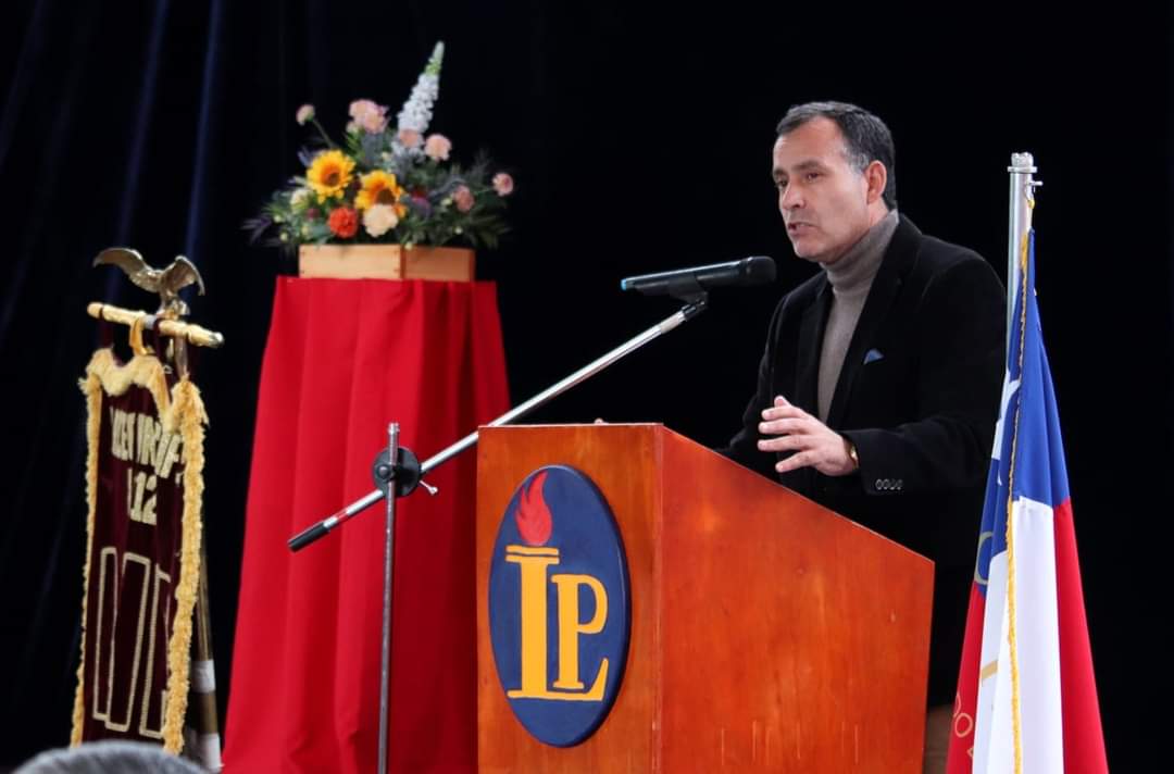 Nibaldo_Meza's tweet photo. #FelicitacionesNuevosLicenciados 👨🎓👩🎓
Orgullosos d haber abierto, el año 2019, el #ProgramaVespertino d #EducaciónParaAdultos en #NuestroLiceoPeñaflor Compartimos la satisfacción y emoción d más d 80 nuev@s licenciad@s d este año y d sus 👪
#EnPeñaflorLosSueñosSeCumplen 👏👏👏 https://t.co/f1oOrCHjEl