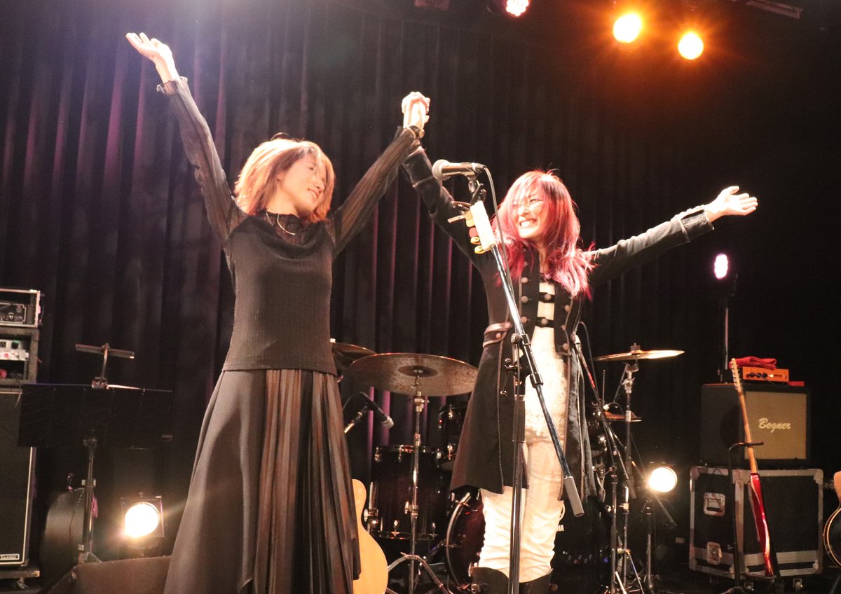 tagtag0910's tweet photo. #伊吹瑠香 #Cruelshe #高月レイ #横浜minthall 瑠香さんと亜矢さんのそれぞれの思いが伝わって感激しました。いつまでも素敵な音楽を伝えてください。高月レイさん一段と美しくなっていた。 https://t.co/GUOIC27fPQ