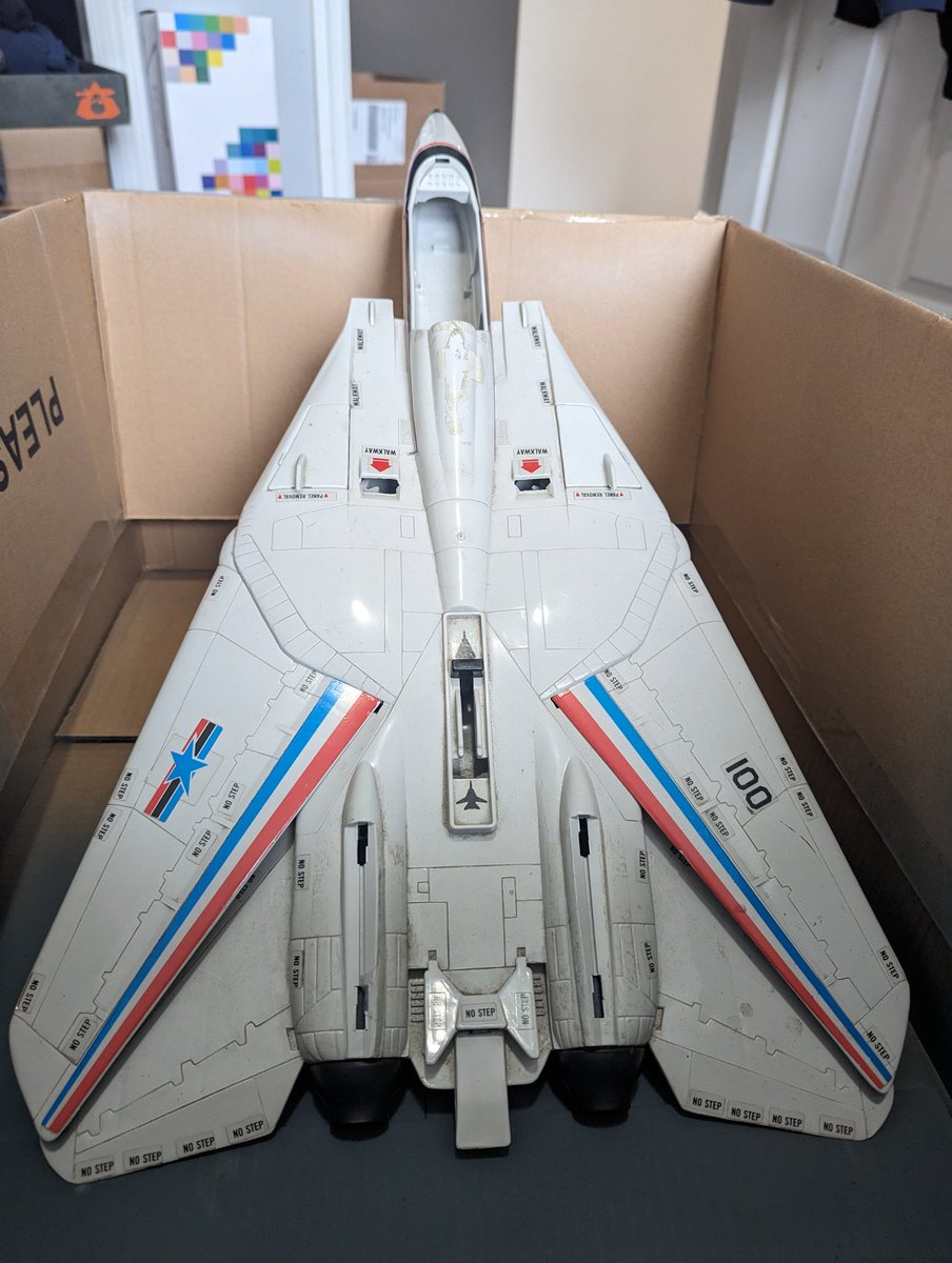 orderofbattlepd's tweet photo. Time to clean! 

What a gorgeous plastic color after 37 years and an ocean away! 

#gijoe
#actionforce
@seddonism https://t.co/cad7o50UbN