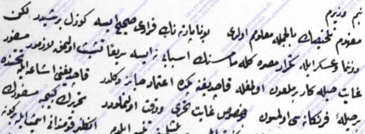Napolyon, Mısır seferinde takip ettiği stratejinin ilk ayağını gerçekleştirince  hedefin ikinici aşaması olan Suriye’ye doğru süratle yola çıkmıştı. Bu esnada İngiltere’nin Doğu Akdeniz filosu komadorlarından Sir Sidney Smith, Londra’dan aldığı talimatla 26 Aralık’da İskenderi’ye