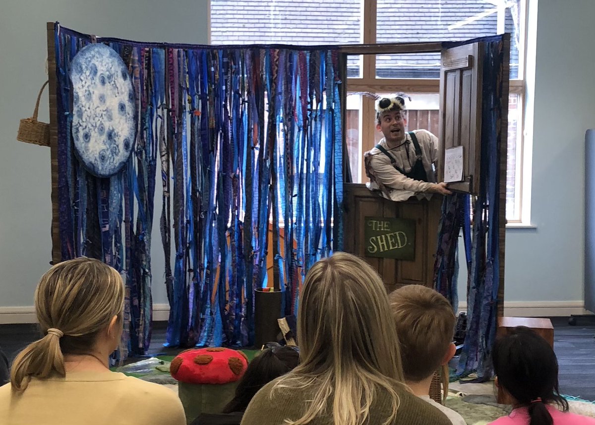 Thank you <a href="/erinfleming378/">Erin Fleming</a> for the most beautiful set, puppets and costume as always ❤️ Couldn’t do an #earlyyears show without you #designer <a href="/NottmPlayhouse/">Nottingham Playhouse</a> <a href="/Learn_Inspire/">Inspire Learning</a> <a href="/NottsLibraries/">Inspire Nottinghamshire Libraries</a>
