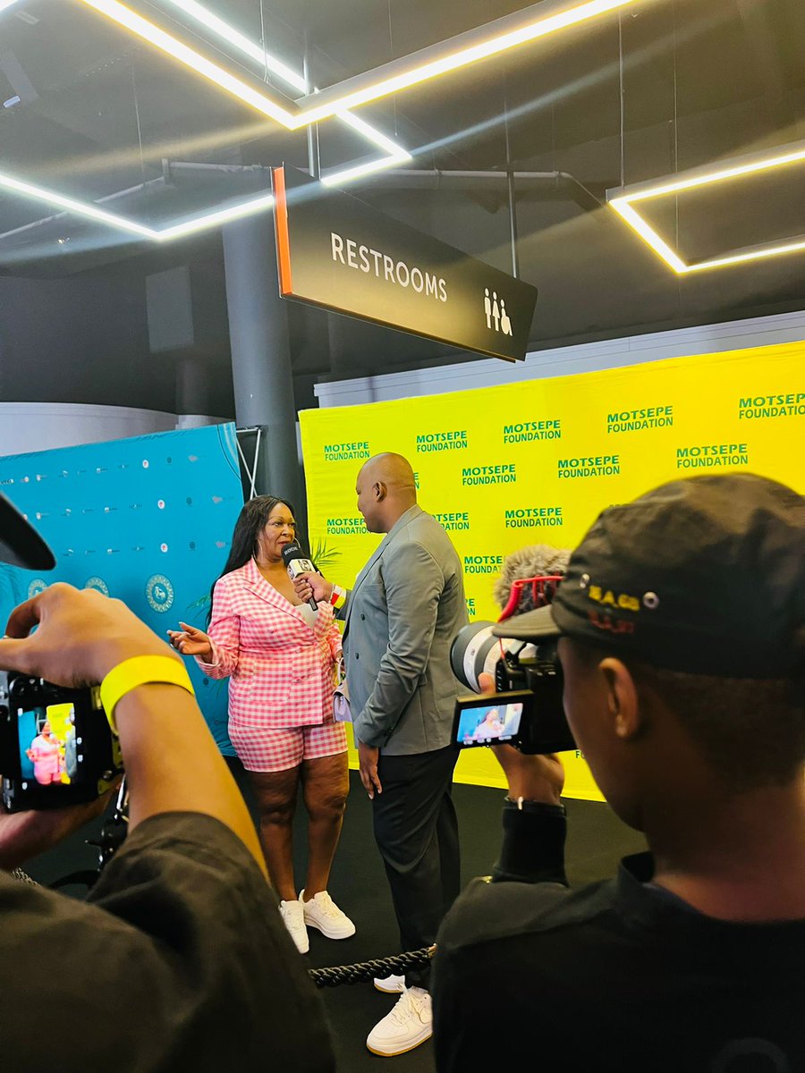 philakalliope's tweet photo. Red carpet has officially begun!! #TheSAMAs π₯³
Let the fashion police begin π€
#SouthAfricanMusicAwards23 https://t.co/pypxaqd9G6