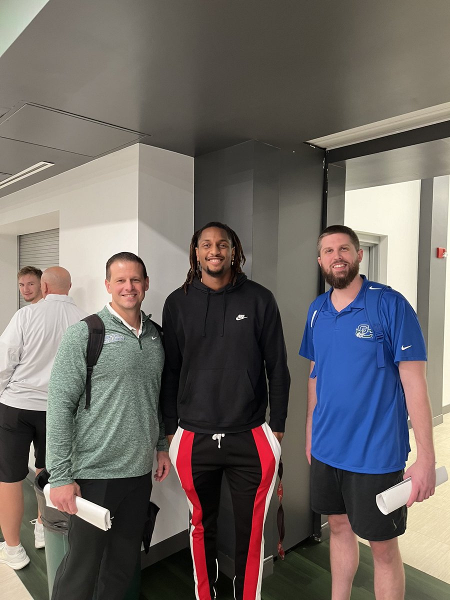 CoachJaredMoore's tweet photo. Nothing better than catching up with former players that are like family! https://t.co/d56tPBtXNP