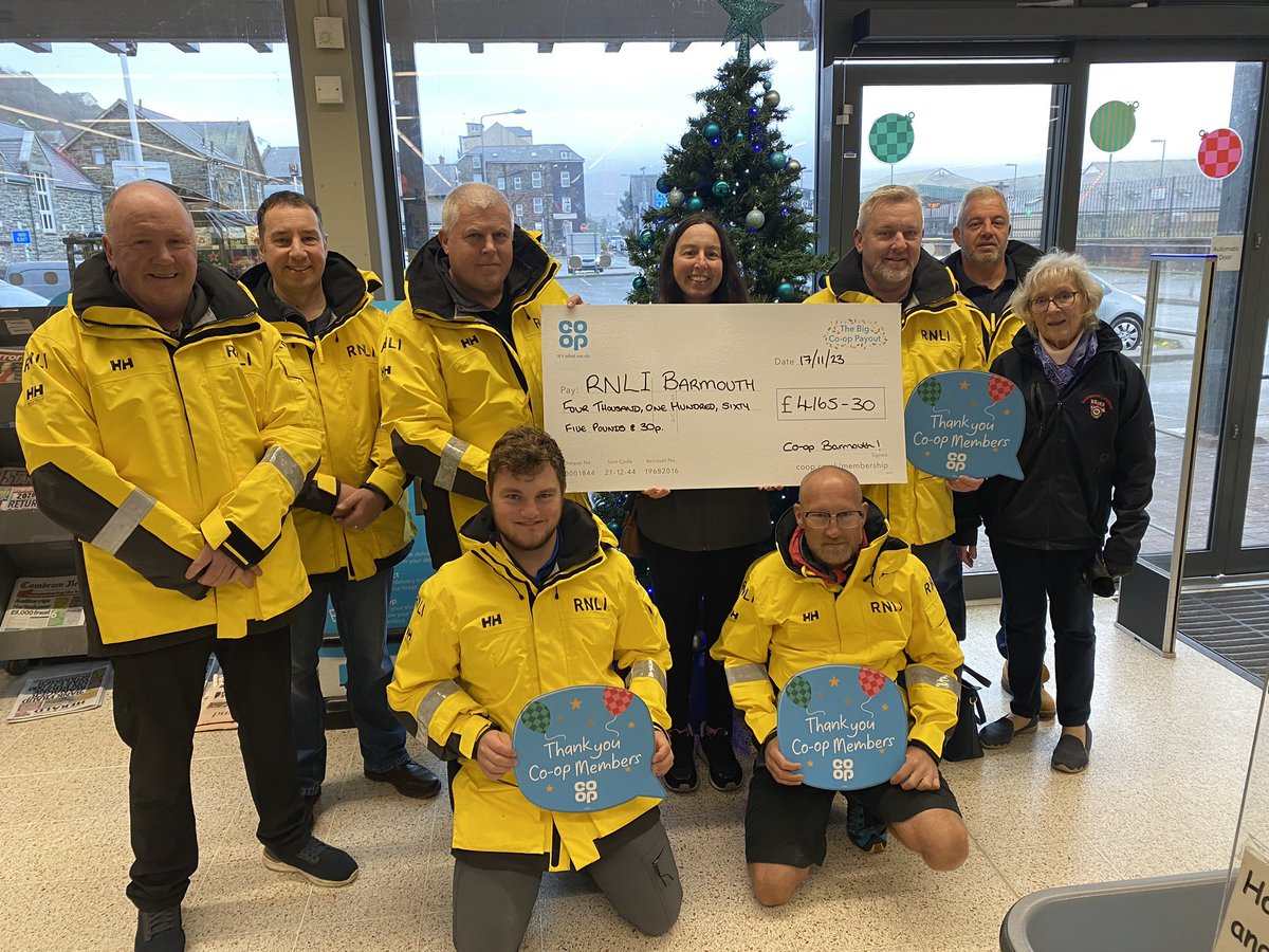 Loopysutton's tweet image. Fantastic morning celebrating our local Community causes! Great amounts raised for our community, thanks to all our Coop Members 🎊🎉@erin_omahony @coopuk #Community #localcauses