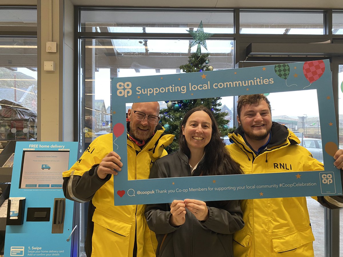 Loopysutton's tweet image. Fantastic morning celebrating our local Community causes! Great amounts raised for our community, thanks to all our Coop Members 🎊🎉@erin_omahony @coopuk #Community #localcauses
