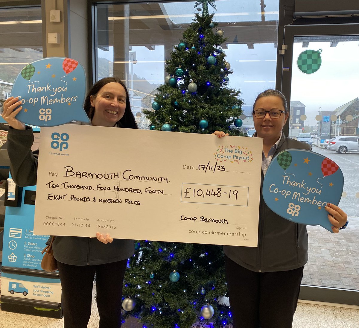 Loopysutton's tweet image. Fantastic morning celebrating our local Community causes! Great amounts raised for our community, thanks to all our Coop Members 🎊🎉@erin_omahony @coopuk #Community #localcauses
