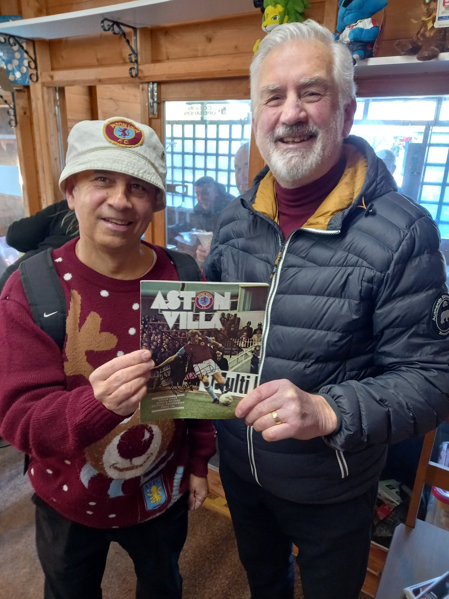 AndrewUllah's tweet photo. @AvfcArchive Cheers mate. What a lovely gentleman. He also signed his Villa home debut programme for me v West Ham United & commented that he wasn't even on the team sheet. The best English midfield player never to win a full England cap. Absolute disgrace #DennisMortimer #astonvilla https://t.co/99vtV7yGi6