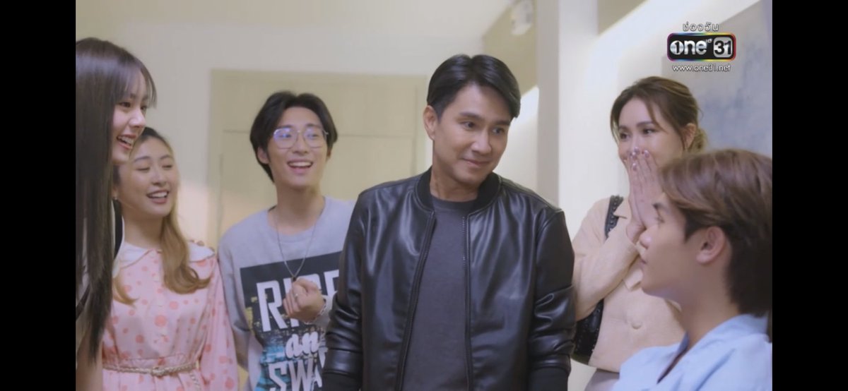 phanitm1's tweet photo. ฮีลใจสุดๆ ซีนที่ให้กำลังใจ ซัพพอร์ตกันและกัน ชอบในมิตรภาพ #ACROSSTHESKYEP11 https://t.co/Ce57cFrYzL