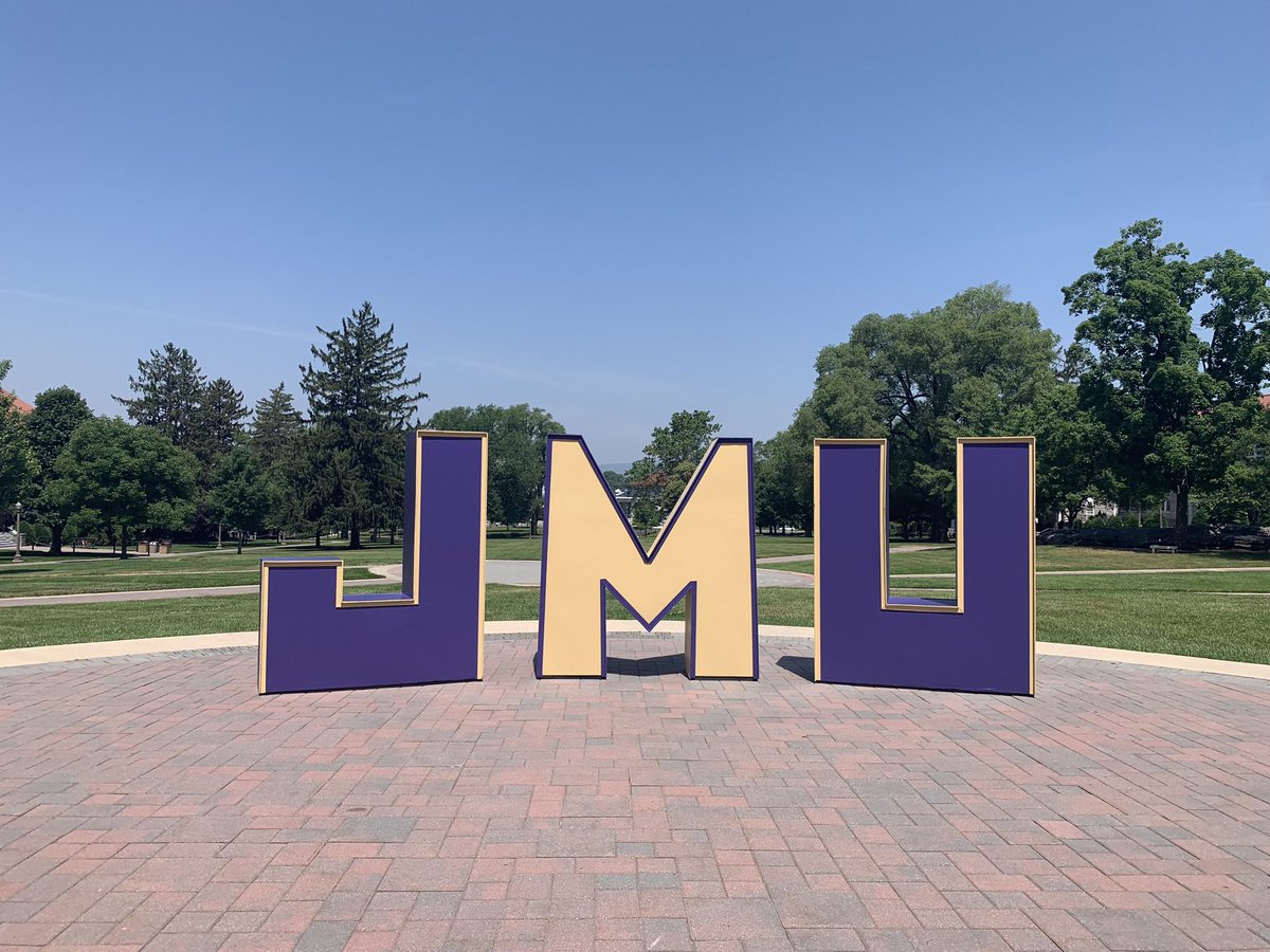 KatieCompton78's tweet photo. Let’s go Duuuuuukes! #ClassOf2001 #letJMUbowl https://t.co/yZUIOKJ0dH