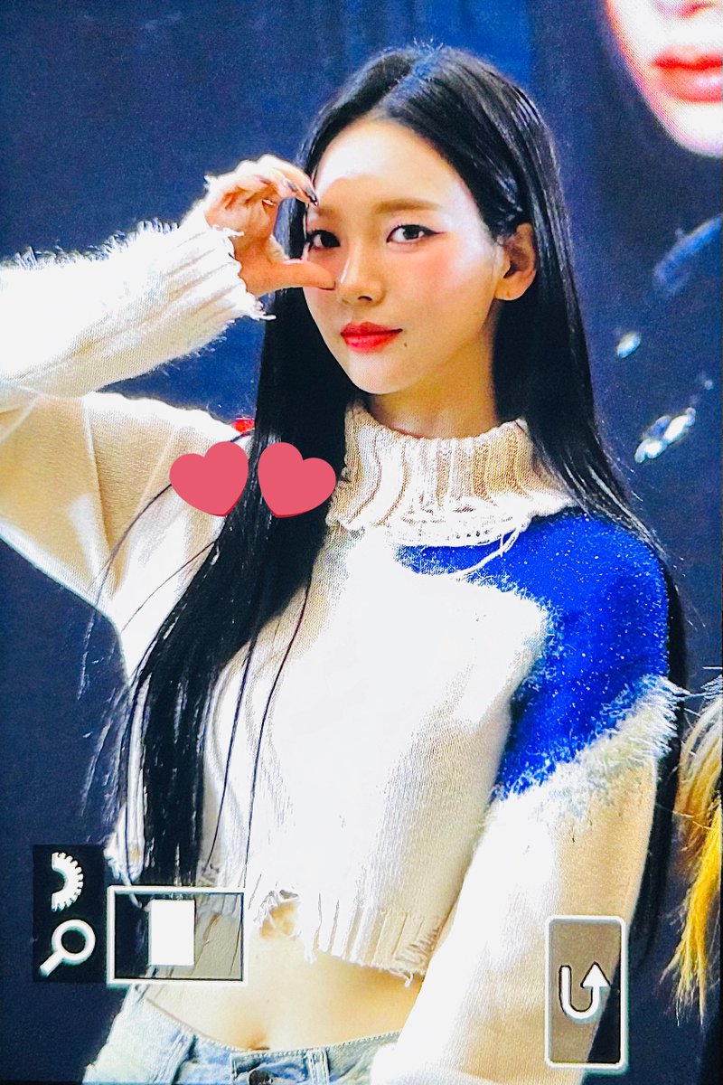 sbskwkb's tweet photo. 팬싸 다녀왓어요 #윈터 #카리나 https://t.co/7e2z7Uyyy9