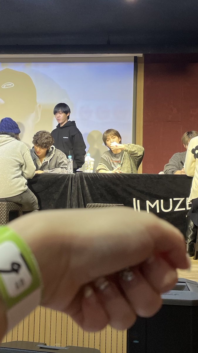 shzzangfan's tweet photo. 팥붕? 슈붕? 전 쑤붕이요 ㅋㅋ
#GHOST9 #고스트나인 
#ARCADE_HERE 
#고나야_나_여기있다
#수현아_까미_여기있다
#여기가_맛집이신 
#진우야_보여주고싶은_음식이_참많아
#강성아_이게_맛있강성 https://t.co/dbg1PYlcl6