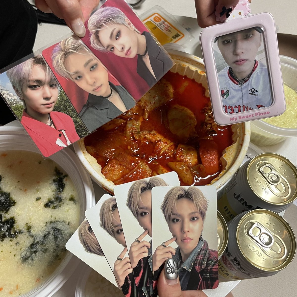 shzzangfan's tweet photo. 팥붕? 슈붕? 전 쑤붕이요 ㅋㅋ
#GHOST9 #고스트나인 
#ARCADE_HERE 
#고나야_나_여기있다
#수현아_까미_여기있다
#여기가_맛집이신 
#진우야_보여주고싶은_음식이_참많아
#강성아_이게_맛있강성 https://t.co/dbg1PYlcl6