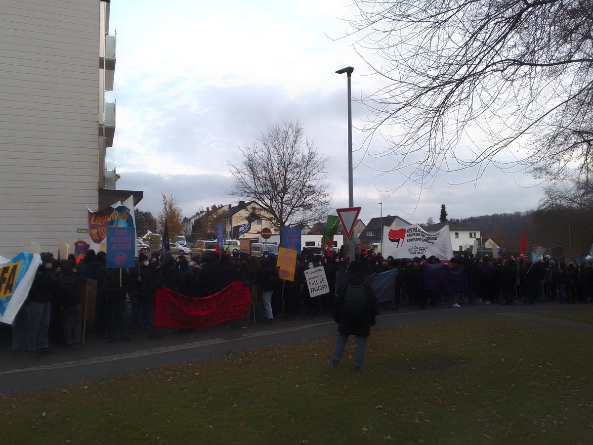 Wir sind nun auf der ehemaligen Kundgebungsfläche der Nazis angekommen

#wun1811