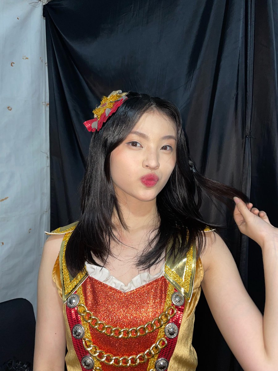 Y_CynthiaJKT48's tweet photo. Thank You So Much Adira Fest❤️💛 https://t.co/EqX9uYRecK