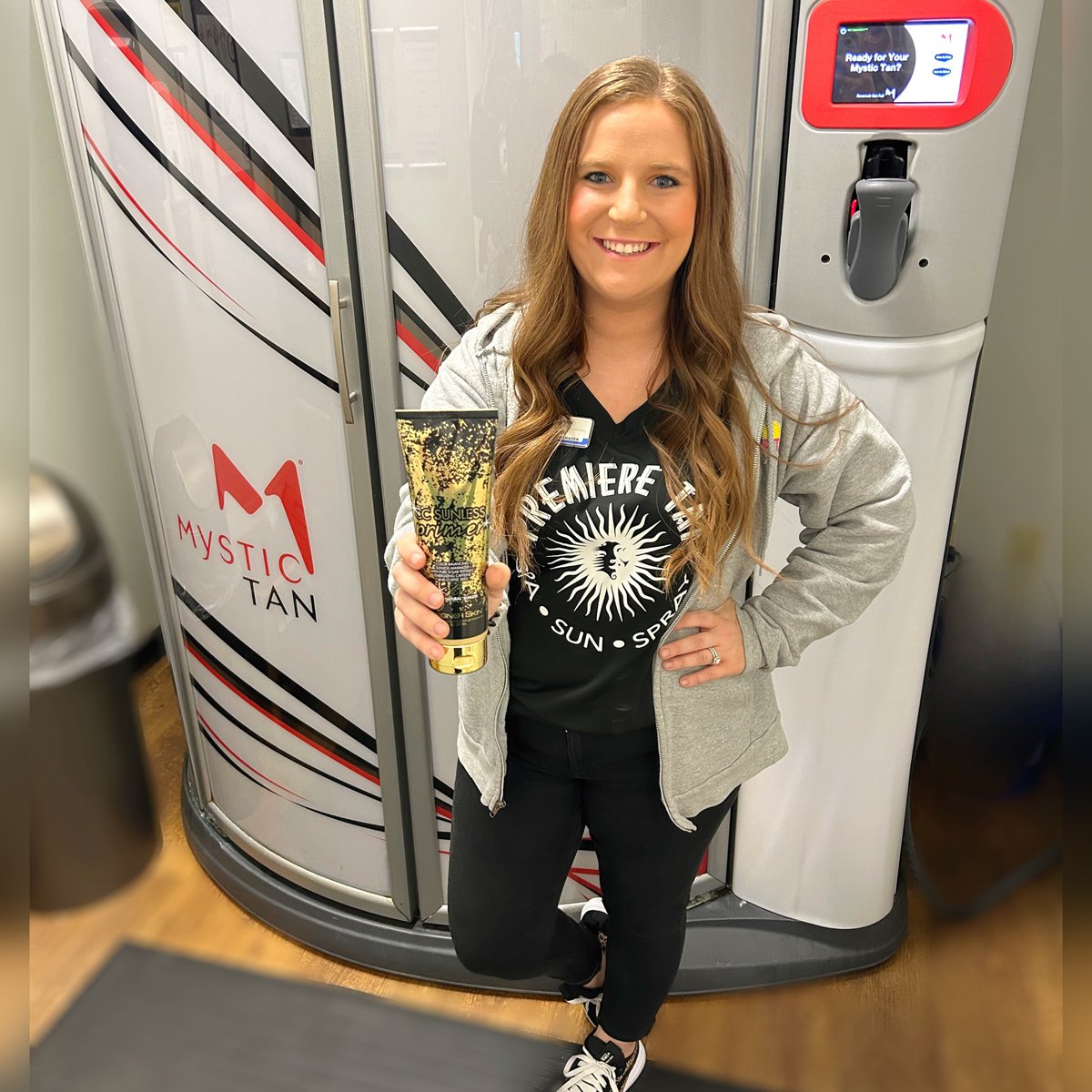 This is Lauren, an Assistant Manager at our Green River location!! She loves the Mystic Spray booth paired with DS Sunless CC Primer for the ultimate glow!! ✨✨