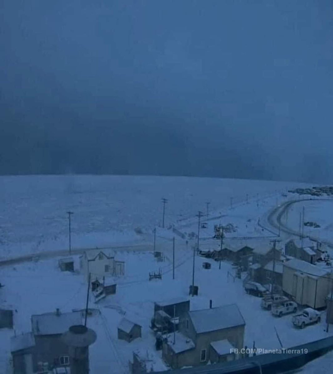 onlyboyintown's tweet photo. La nuit polaire commence ce soir à #Barrow en #Alaska. 
67 jours sans soleil. https://t.co/Gwuw9VmZXh