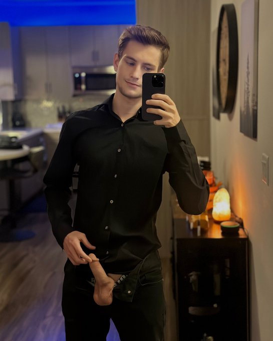 all dressed up, now take it off https://t.co/uksXzdcAAW