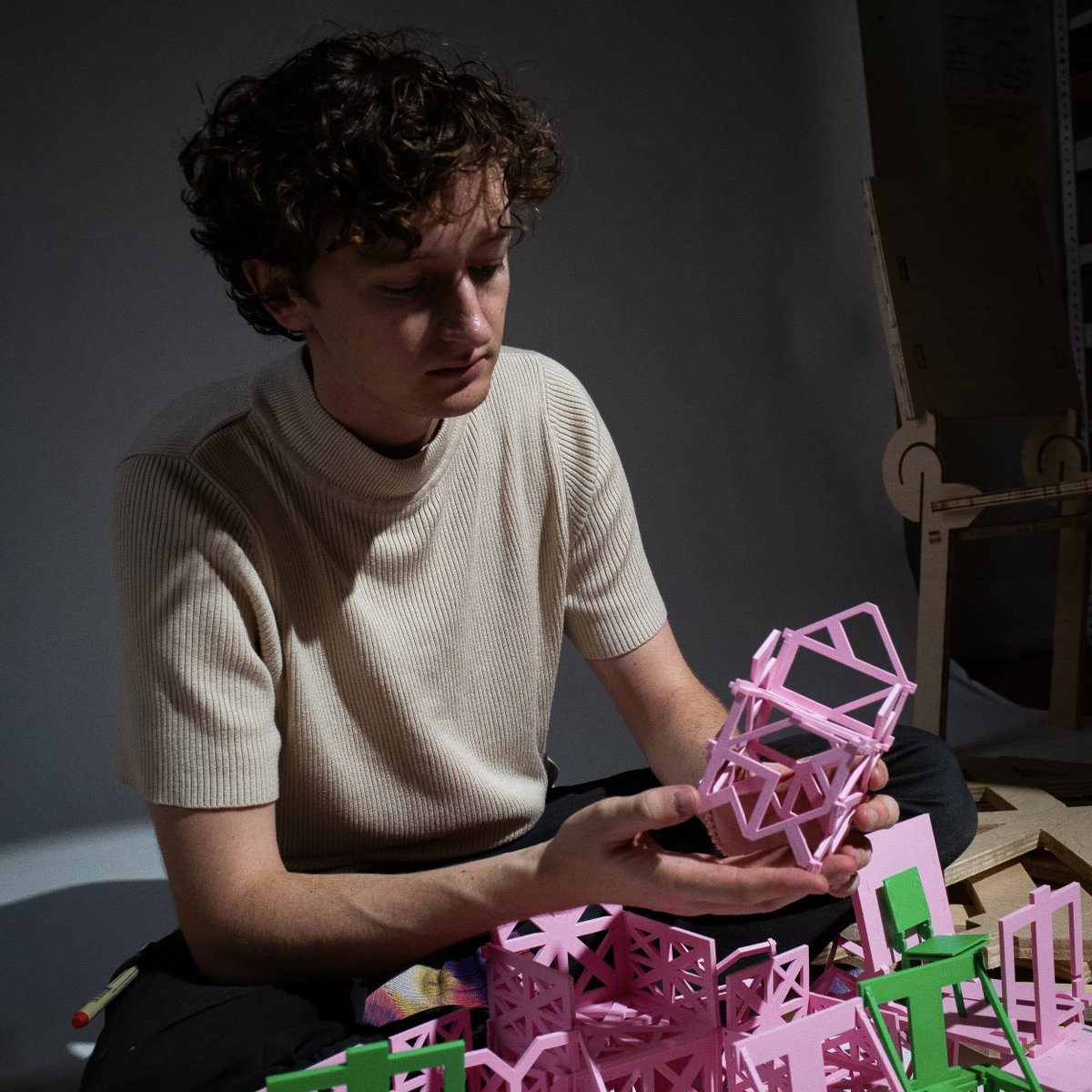 Luke <a href="/luke_shannon_/">luke</a>  stands at the pinnacle of the art and technology convergence, pioneering a new era in the current art renaissance. With a blend of generative code and manufacturing machinery, he has carved a distinctive lane... 🧵(1/11)