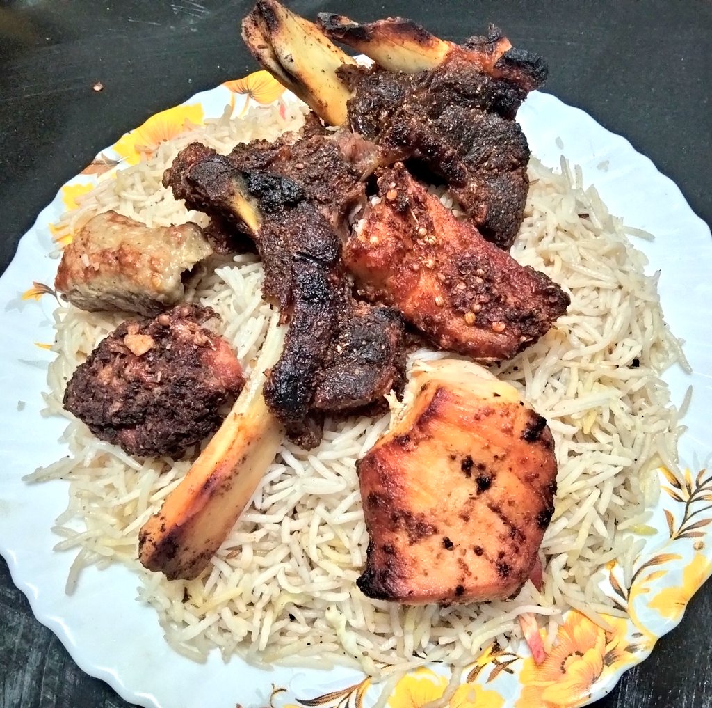 Treating myself tonight. Thinking of @GalileoGabi
#BBQPulawo🤤 #DesiFoodies😋
#Taste_of_Peshawar