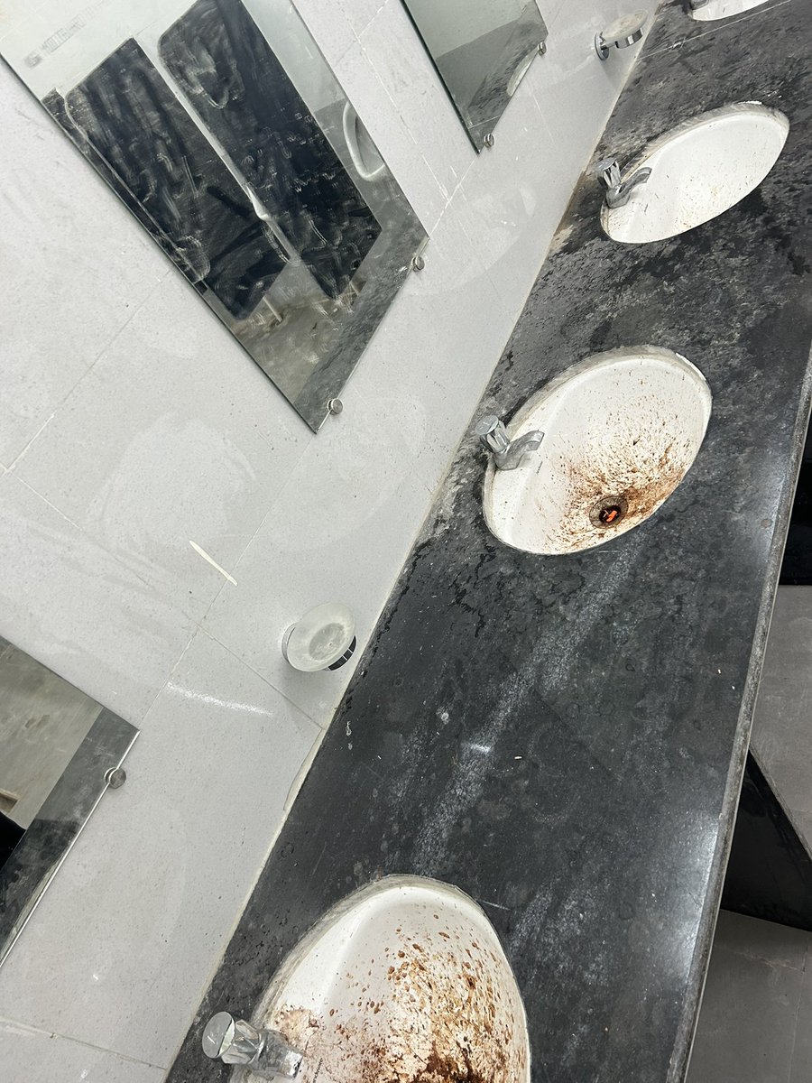 AgrawaalNishant's tweet photo. The most unhygienic public toilet at Bhawanipatna New Bus stand , it is in pathetic condition @DmKalahandi should give a surprise visit to it .

@CMO_Odisha @Naveen_Odisha @rdmodisha @pradiptanaikbjp @basantpandabjp @CaptainDSMishra https://t.co/wgb4MO8DFb