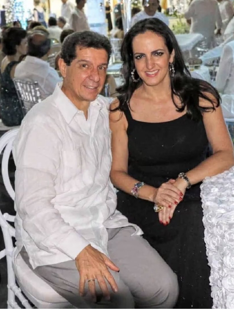 Harol Martinez Nieto (@harolnieto) on Twitter photo Este #Fellizsabado se va conociendo porque se le "daño" el helicóptero en pleno vuelo a Pedro Juan Moreno, el tipo sabía mucho y lo ......
una pregunta: ¿será q María Fernanda Cabal <a href="/MariaFdaCabal/">María Fernanda Cabal</a> le irá hacer visita conyugal a José Félix en la cárcel?
Uribe, Lafaurie y los Este #Fellizsabado se va conociendo porque se le "daño" el helicóptero en pleno vuelo a Pedro Juan Moreno, el tipo sabía mucho y lo ......
una pregunta: ¿será q María Fernanda Cabal <a href="/MariaFdaCabal/">María Fernanda Cabal</a> le irá hacer visita conyugal a José Félix en la cárcel?
Uribe, Lafaurie y los