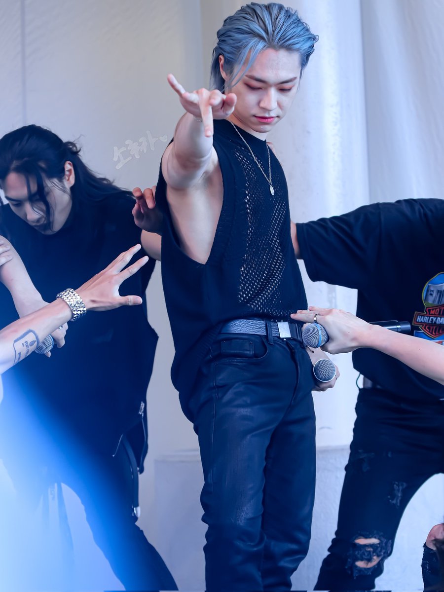 solka_22's tweet photo. 230702 아리오 하시모토 2부
#윤솔 #YUNSOL #니크 #NIK
【#Turning_Point #Morse_Code 릴리스 이벤트】 https://t.co/5RyCrhujnQ