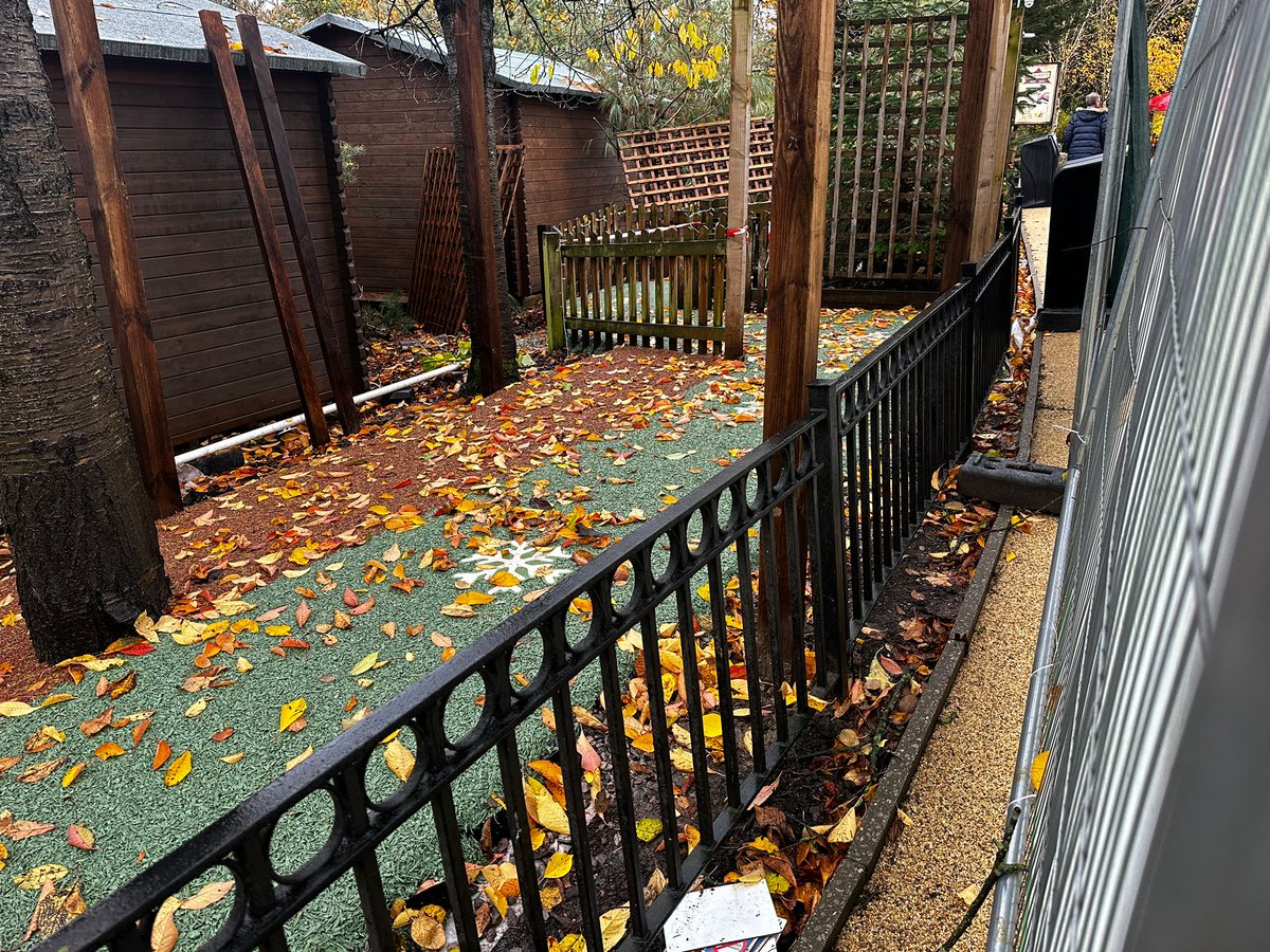 ChessingtonBuzz's tweet image. Winters Tail starts next Saturday and preparatory work on the Grotto area has seen a new semi-permanent path which will definitely be welcome!

#zootastic
#winterstail2023