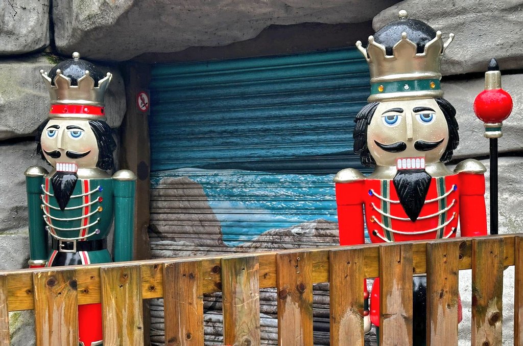 ChessingtonBuzz's tweet image. New for 2023 is the Enchanted Hollow, replacing Creepy Caves

A christmas overlay will take place from Saturday 25th November

#zootastic
#winterstail2023