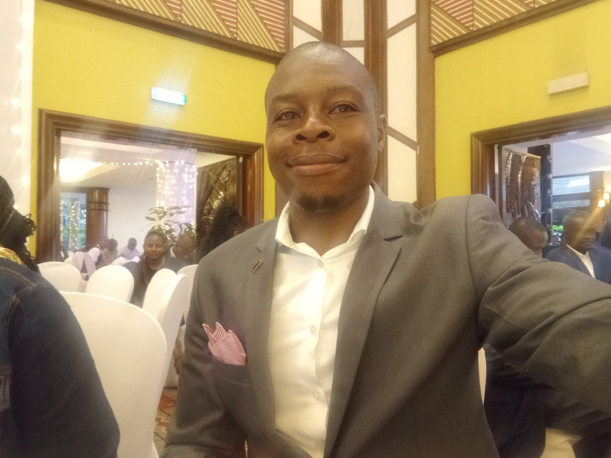 YongeGeofrey's tweet photo. Happy 20th birthday @platinumcredit https://t.co/zGDR6q6no0