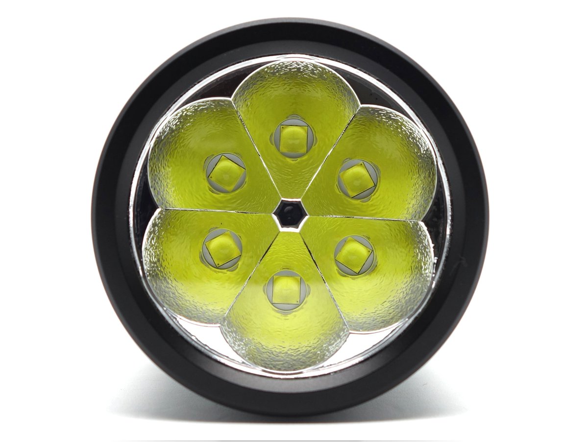 _TimMcMahon's tweet image. Review is up! Sofirn Q8 Plus.
I pushed it beyond its limits (28,987 lumens!) #flashlight #sofirn
timmcmahon.com.au/posts/sofirn-q…