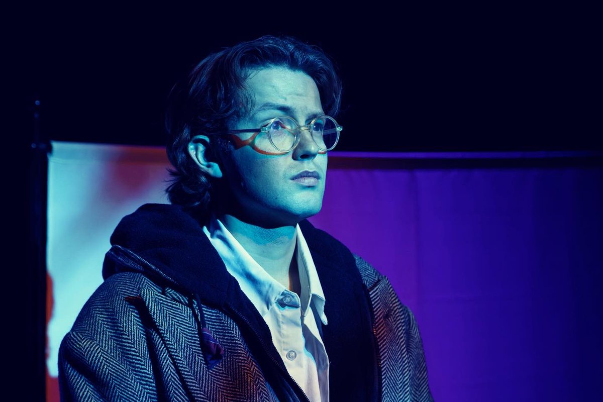 It’s another two show day today for “thought-provoking” #theelephantintheroom <a href="/theatreattabard/">Tabard Theatre</a> - @ 2:00pm &amp; 6:00pm - just 12 more chances to catch  Peter Hamilton’s new play, playing in a gem of a venue. Tickets available ➡️ tabard.org.uk 📸by @the_ocular_creative