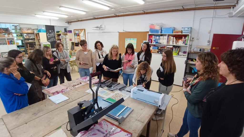 montessorirubi's tweet image. Compartim les nostres experiències amb l'escola Carme Auguet de Girona. Compartit ens fa créixer a totes i ens il·lusiona a continuar treballant 😍😍 Compartir és viure!! #ProjecteFaig #ConnectatalMontessori #Compartir #créixer