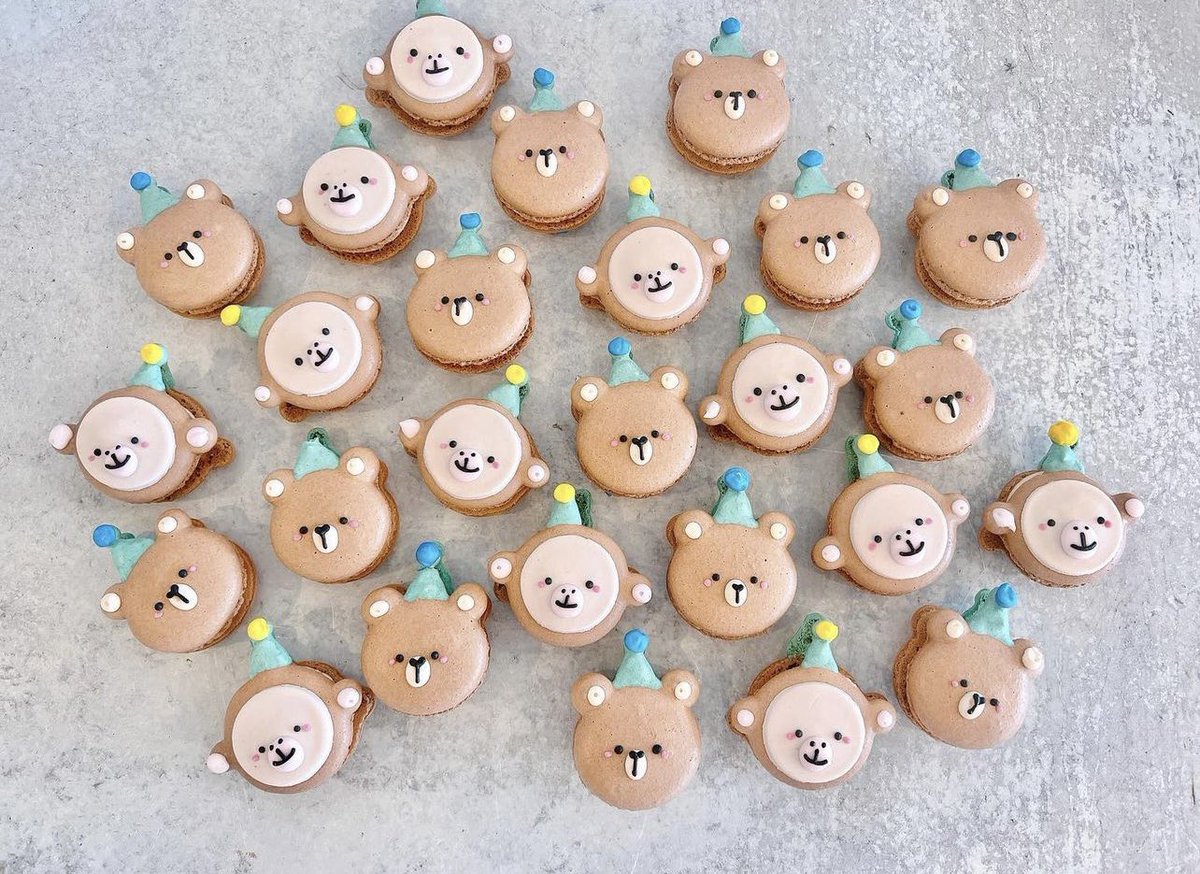 TNguyen6001's tweet photo. The cutest birthday bear and monkey macarons!
#birthdaymacarons#custommacarons https://t.co/rWJpwD9rIF