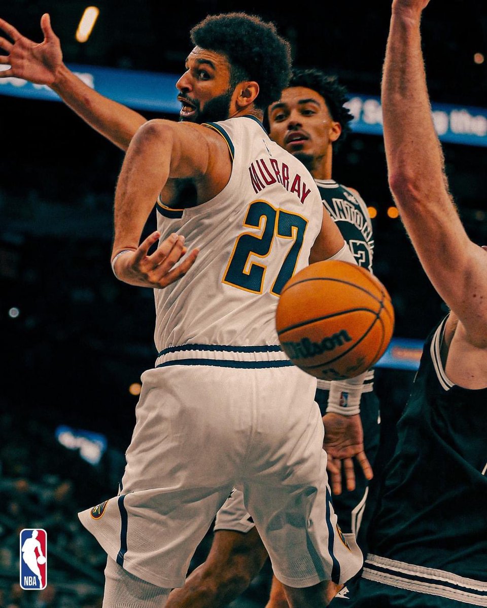 TunKitVLNBA's tweet photo. NBA dạo này nó lạ quá!!!!
P/S: Vui vẻ thôi ae, căng thẳng nguyên tuần rồi
#VLNBA #NBA #BF #FUN #CURRY https://t.co/wZbJ2QXl9R