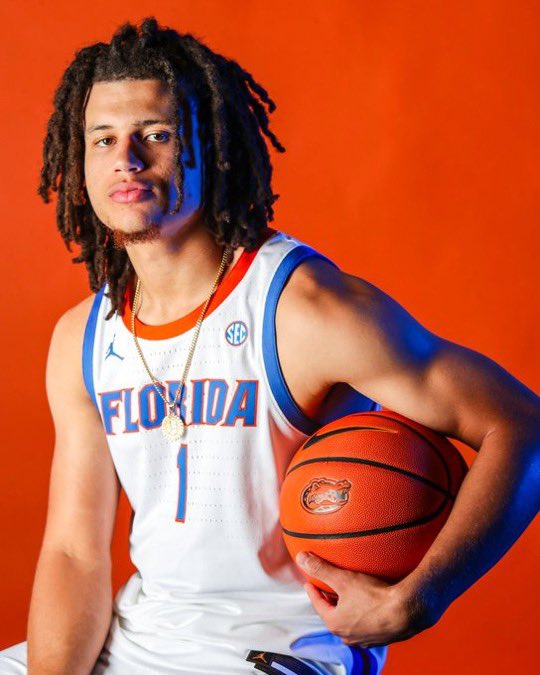 NoCeilingsNBA's tweet photo. Walter Clayton Jr. last night in Florida’s rivalry win over Florida State 🐊
▫️19 PTS
▫️5 AST
▫️2 STL
▫️8-15 FG
▫️3-8 3PT
▫️27 Min
#NBADraft x #GoGators https://t.co/DK4WLC9iwH