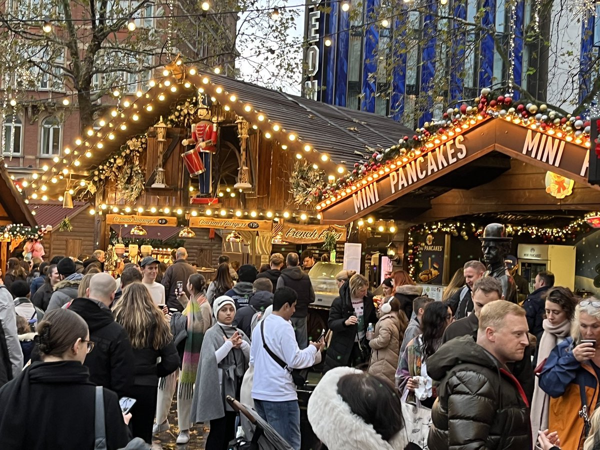 AnneWilsontc's tweet photo. @NABMA_Markets  very busy London Christmas Market https://t.co/jDoSoeiOxC
