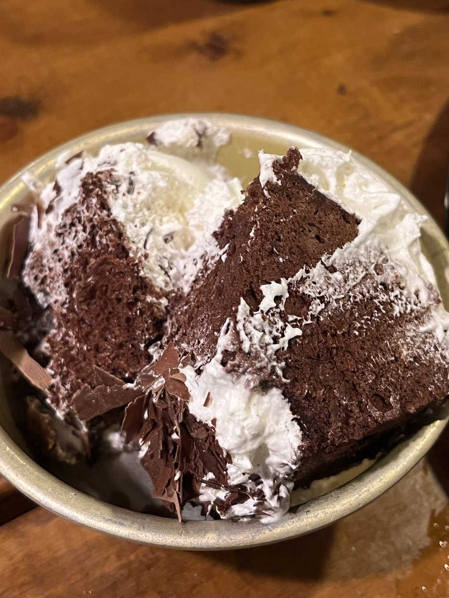 Janginnim's tweet image. 월퀴모할 때마다 이렇게 다양한 직종에 우리 퀴어들이 있다고? 싶어서 놀랍고 벅차다. 월퀴모 아니었으면 언제 어디서 이렇게 다양한 퀴어들을 만날 수 있었을까. 덕분에 좋은 사람들을 많이 만나서 눈물도 웃음도 같이 나눴다. 그간 설레는 7년이었다. 이제는 회원으로 만나요 월퀴모.