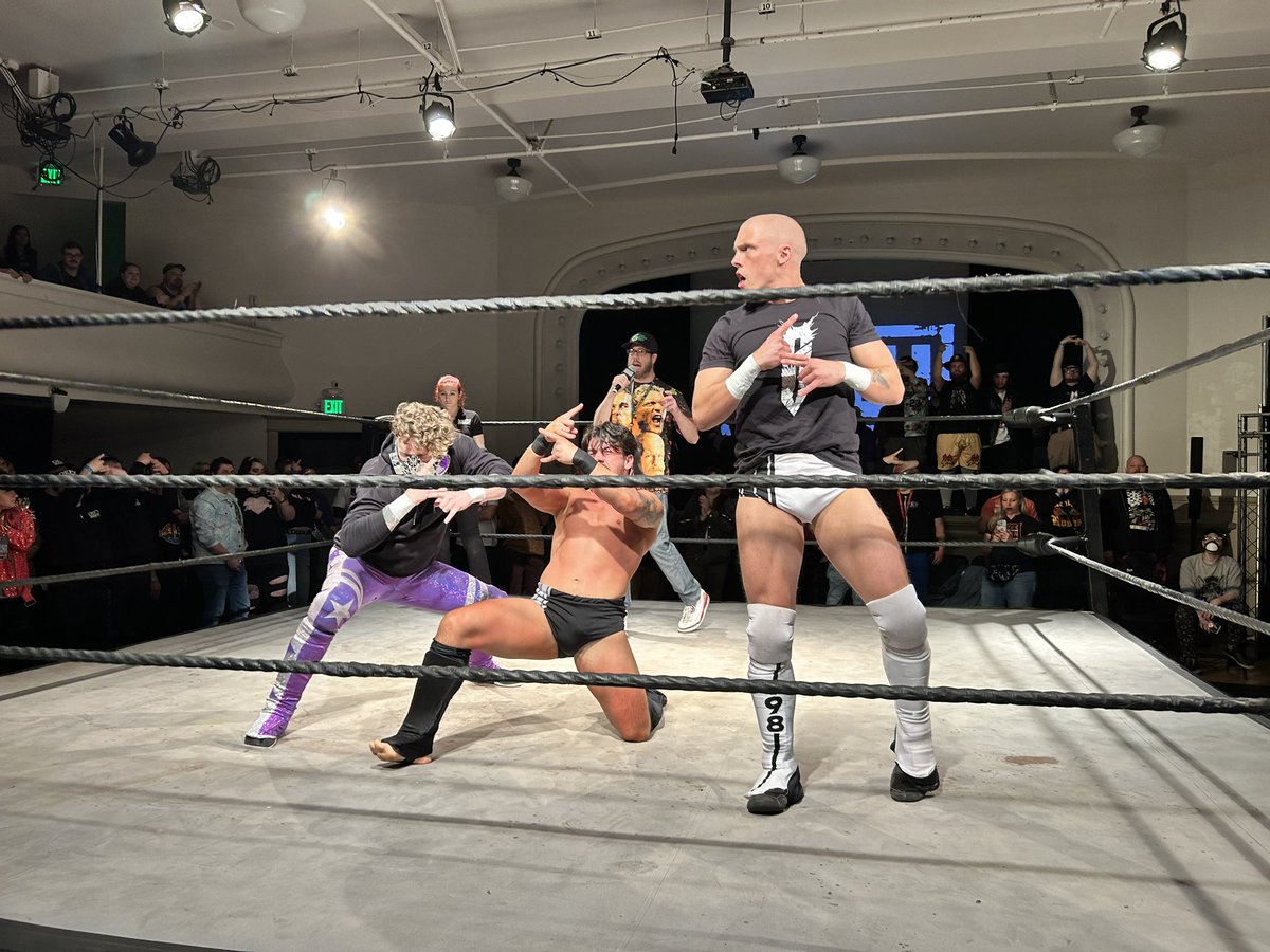JoeyDefy's tweet photo. Congrats to @Evan_Rivers_ @thejudasicarus @proTWilliams @nmatthewsninja making their @GCWrestling_ debut last #goingandgoing https://t.co/XkSpeFmci5