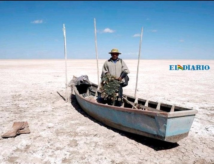 LMPalabra's tweet photo. "Etnia Urus, Cultura de Bolivia | Etnia de Bolivia" https://t.co/bcTx07yScY…
Los Urus, un pueblo originario que está por desaparecer, el lago Popo era su fuente de vida y centro de su cultura. 
Con el lago completamente seco, el futuro de este pueblo se ve negro. https://t.co/03I2dwU0uK