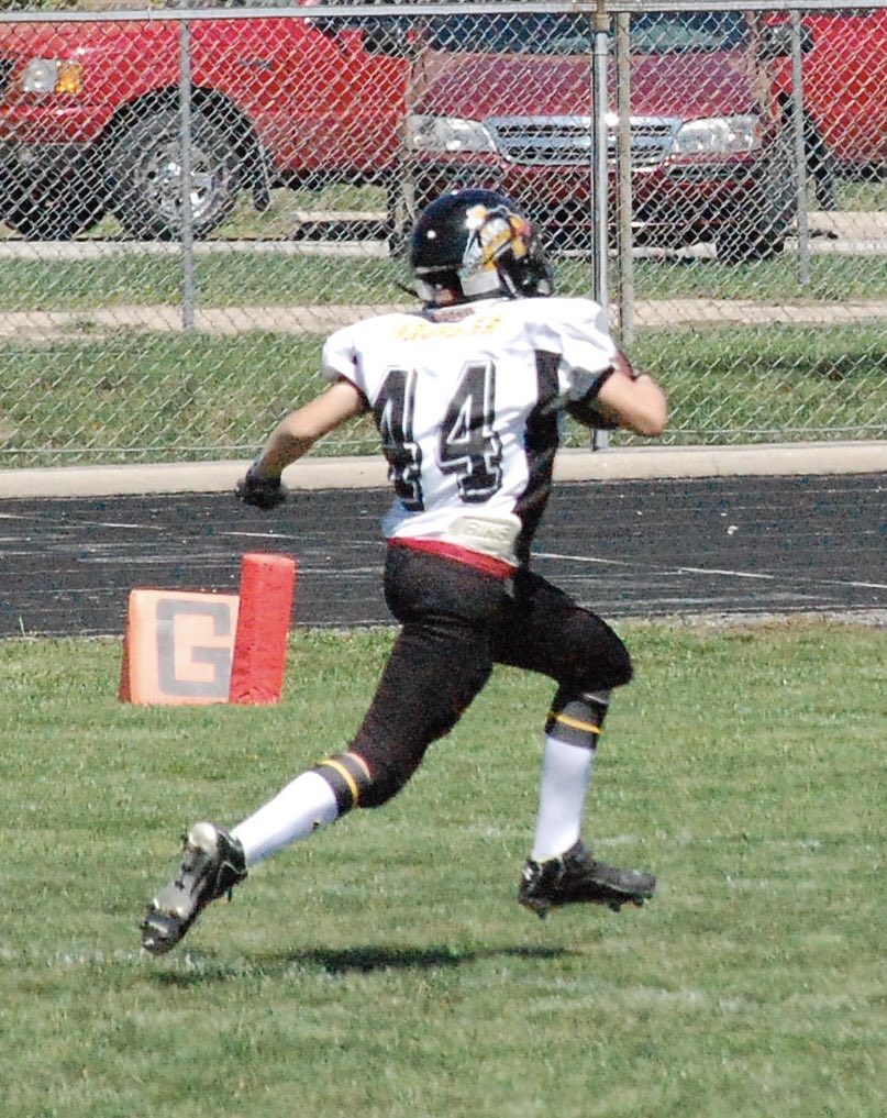 lferrell22's tweet photo. GAMEDAY @TyceFerrell nothing better than a MULE on a skinny post - just saying 🏈💪 #ETFT #feedthemules https://t.co/6wfoD2DBOn